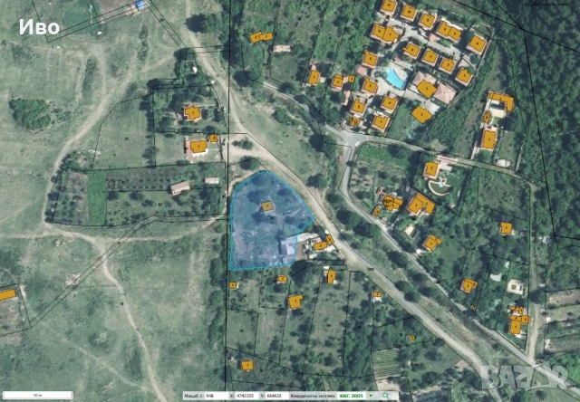 Дворно място със стара къща в с.Горица