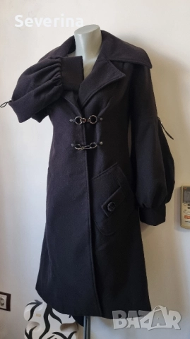 Уникален дизайн, ново наситено черно палто 