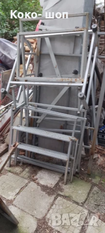 Метални решетки и остъклена желязна врата идр.