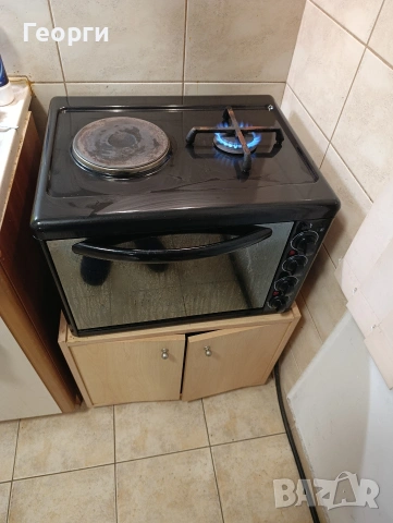 изключително запазена готварска печка Елдом/ Eldom с газов котлон LPG