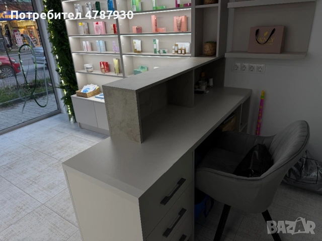 Мебели за търговски обект или салон