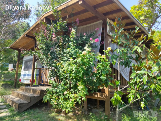 Продава се напълно оборудвана каравана с веранда в къмпинг „Якото място“, снимка 1
