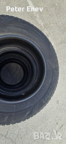 Зимни гуми LAUFENN 235/65 R17, снимка 2 - Гуми и джанти - 54004618