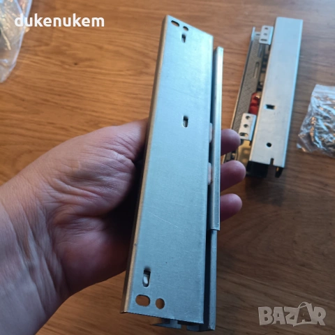 Комплект Долни водачи за чекмеджета с пълно изтегляне и плавно затваряне – 20 см, снимка 10 - Шкафове - 53189261