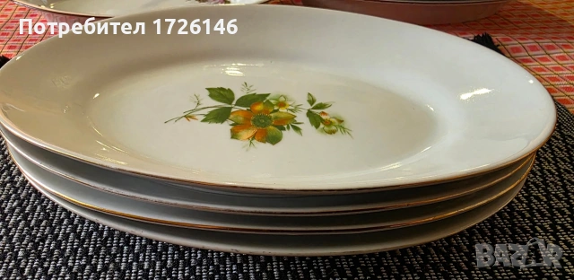 Порцеланови овални чинии със златен кант 4 броя на Разград , снимка 2 - Чинии - 54057857