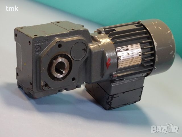 Мотор редуктор Flender Himmel CA10-G56M4 Gear Motor 0.09kW 1350min-1, снимка 9 - Резервни части за машини - 46673029