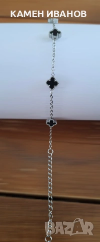 Дамски гривни Van Cleef , снимка 9 - Гривни - 53766159