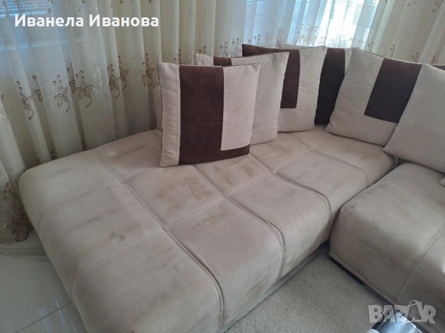 СПЕШНО! Ъглов диван с възглавнички, снимка 2 - Дивани и мека мебел - 53658873