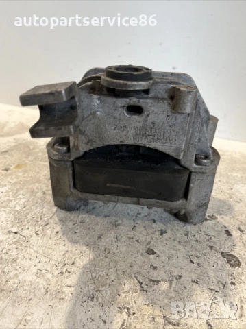 Тампон на двигателя за Alfa Romeo Giulietta 1.6 M-Jet (2015) – 518880910, снимка 3 - Части - 53211827