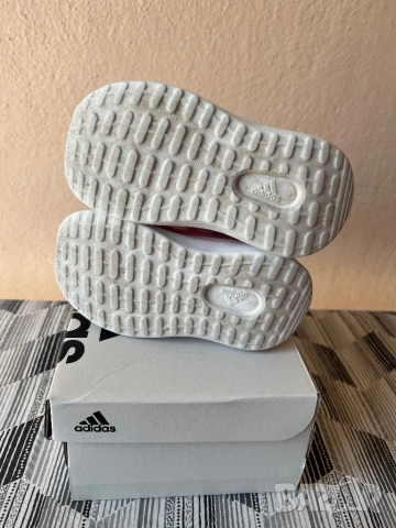 Детски маратонки Adidas, снимка 4 - Детски маратонки - 53661448