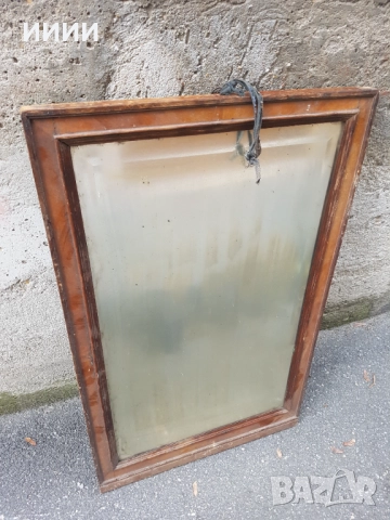 Старо огледало в рамка