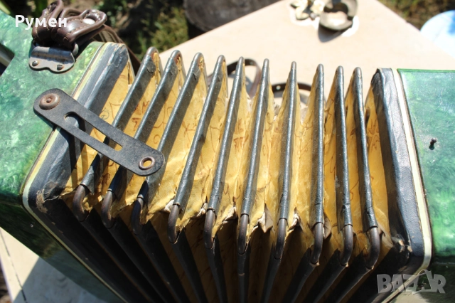 Акордеон - детски, снимка 9 - Антикварни и старинни предмети - 51449170