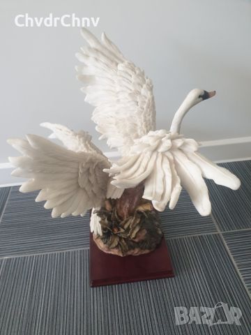 Каподимонте фигура на лебеди (статуетка Capodimonte SWANS), снимка 3 - Статуетки - 46723814