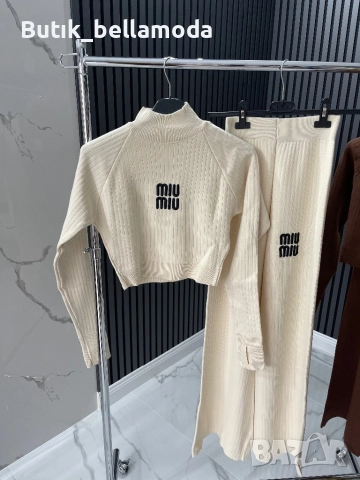 Дамски сет с бродирано лого мио, снимка 4 - Спортни екипи - 52340066