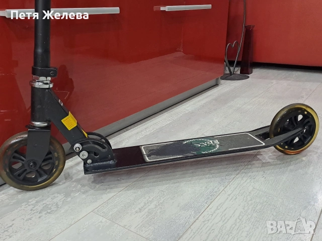Сгъваема алуминиева тротинетка ESCAPE, снимка 5 - Скутери и тротинетки - 53383942