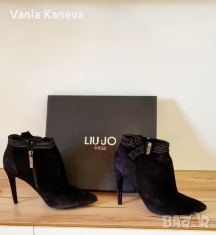 37 Р .  Нови оригинални боти. Естествен велур. / 229 еur.  Милано/ Цена 290 лв