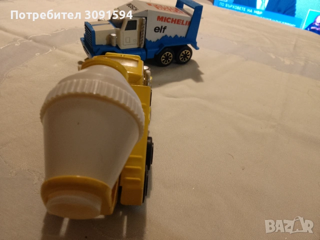 играчка камион, рекламираща ралито Paris Dakar, с лога на MICHELIN, elf и BOSCH.  произведено в Бълг, снимка 8 - Колекции - 53597301