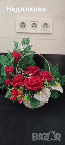 Цветя от мъниста., снимка 4 - Декорация за дома - 49428539