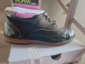 нови обувки естествен велур и лак , снимка 2