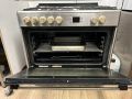 Професионална кухненска печка , снимка 1 - Обзавеждане за заведение - 45766704