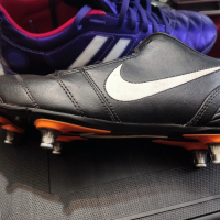 Калеври Бутонки Футболни обувки Найк - деветка Nike, снимка 3 - Футбол - 45060749