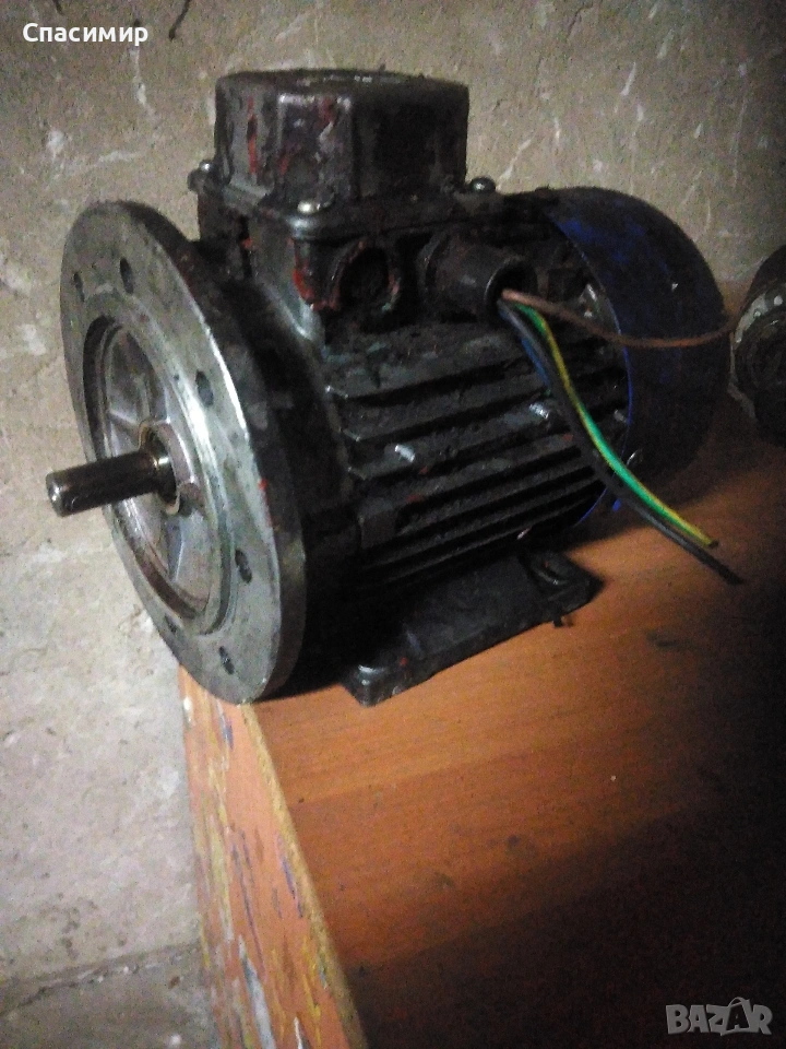 Ел двигател 0,55 kw на 1440 обр трифазен , снимка 1