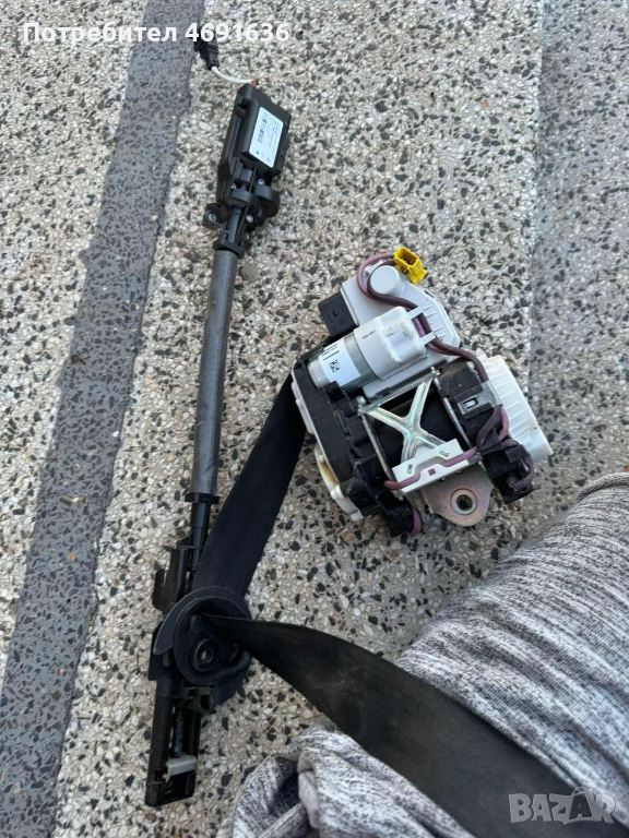 Машинка за оптягане на предните колани на Ауди Audi A8 D4 H4 само за 50лв. 4h0857833, снимка 1