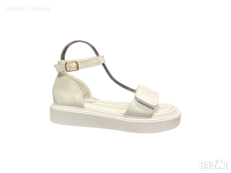 Дамски сандали със затворена пета в бяло , снимка 1