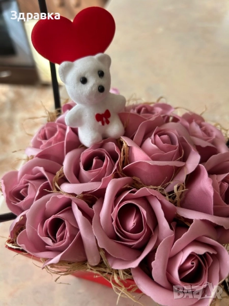 Кутия/букет  със сатенени/сапунени рози , снимка 1