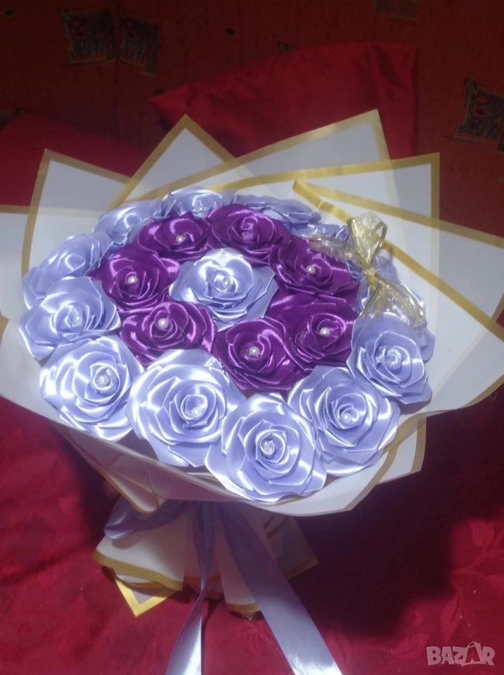 Продавам Букет от 21 Сатенени Рози Цена ,60 лева за букет., снимка 1