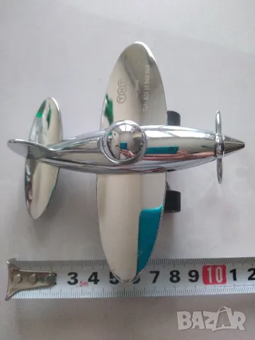 Метален сувенир самолет, снимка 2 - Антикварни и старинни предмети - 50152686