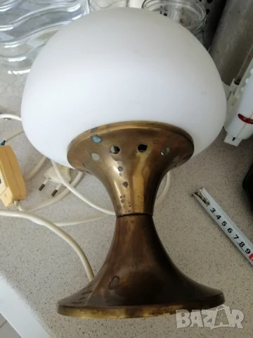 Ретро, българска нощна лампа с месингова основа, снимка 3 - Настолни лампи - 51316398