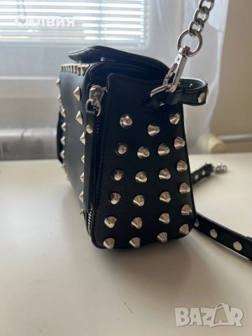Модерна черна чанта, снимка 5 - Чанти - 53449235