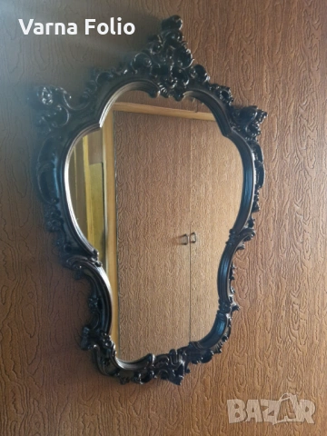 Ретро огледало с дървена рамка