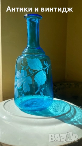 Античен декантер за вода, от витриолно стъкло