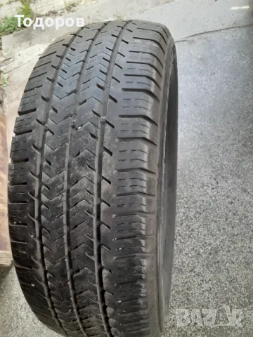 Продава една гума 215 65 16 С,8 плата,Мишелин