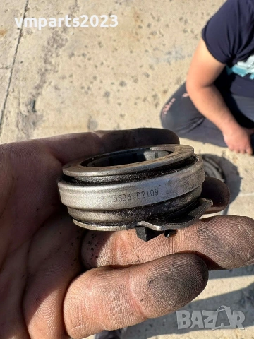 Демпферен маховик и комплект съединител 1.6TDI 105кс VW Audi Seat Skoda - CAYC/CAY, снимка 8 - Части - 53863171