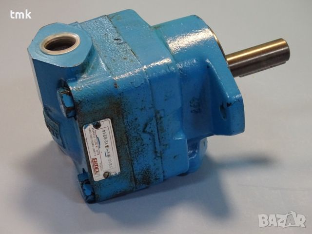 Хидравлична помпа Vickers V210 9W 1A12S214 Hydraulic vane pump, снимка 1 - Резервни части за машини - 46673682