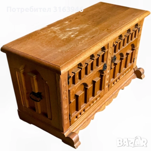 Изключително масивен шкаф /ракла в рустик стил