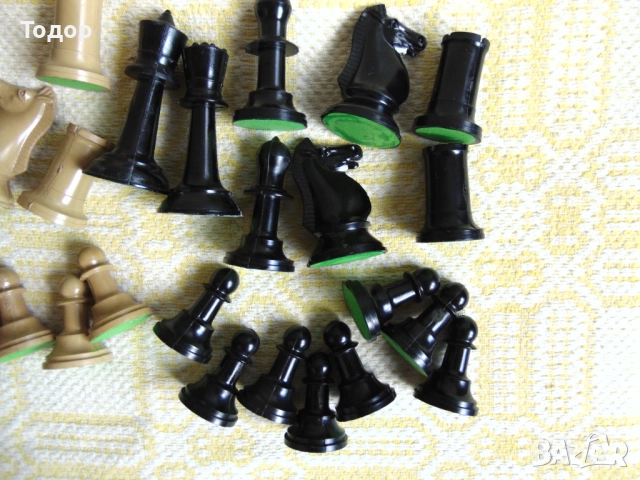 Бакелитови фигури за шах, снимка 7 - Шах и табла - 52971347