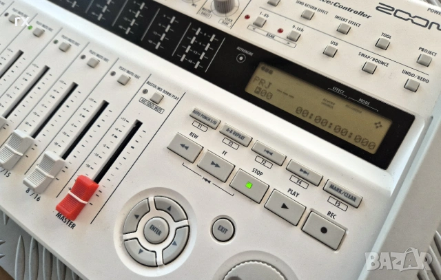 Zoom R16 – Рекордер, Интерфейс и Контролер, снимка 2 - Ресийвъри, усилватели, смесителни пултове - 53852225