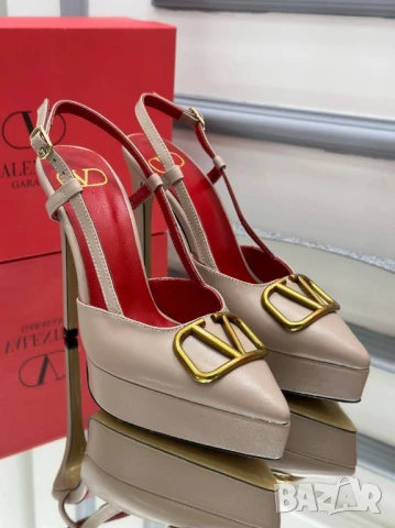 обувки на ток valentino garavani , снимка 3 - Дамски обувки на ток - 51110811