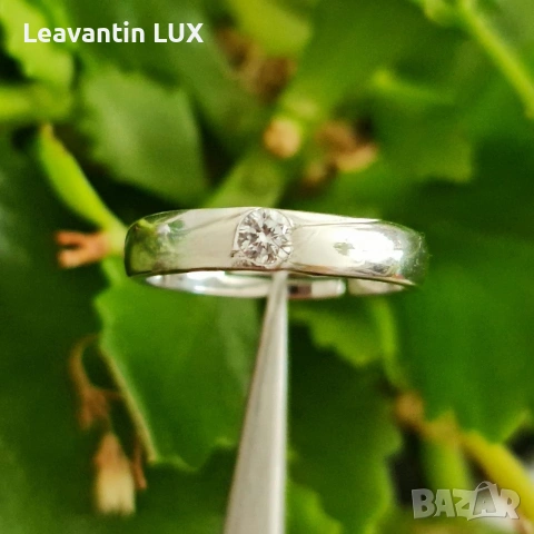 Нежна сребърна халка с Цирконий