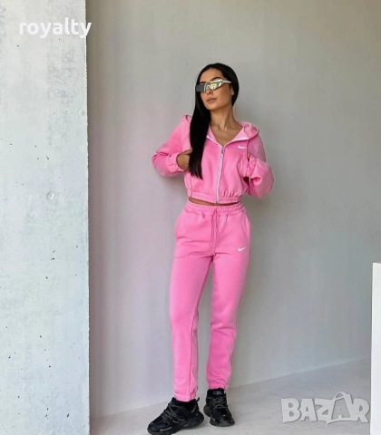 Nike розов дамски комплект, снимка 3 - Спортни екипи - 51844364