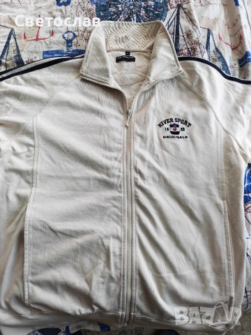 Продавам мъжко горнище L