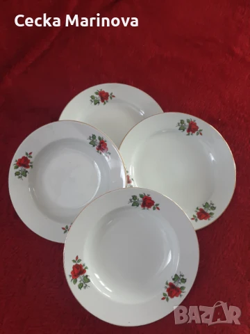 Чинии с рози.