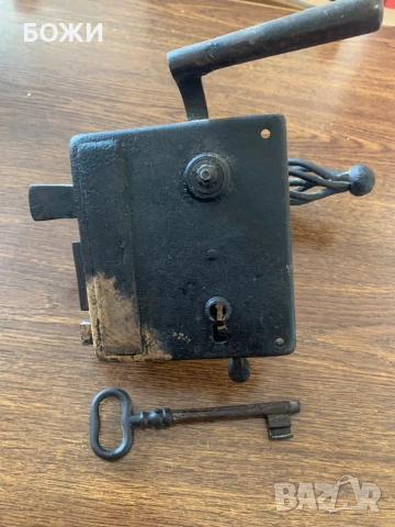 🛠️ Редка работеща брава от Австрия с оригинален ключ – ковано желязо, снимка 3 - Антикварни и старинни предмети - 51079321