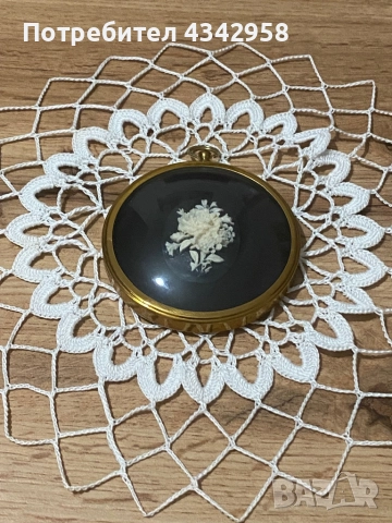 Винтидж камея “ Roses in Cameo”.1970-те.