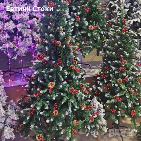 Изкуствена елха Luxury Diamond – с червен глог и шишарки, снимка 3 - Декорация за дома - 52381001