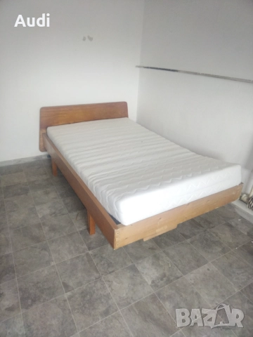 Давам под наем таванско ателие за съхранение на багаж, лични вещи Идеален център на гр. Разград, снимка 2 - Апартаменти - 52794922